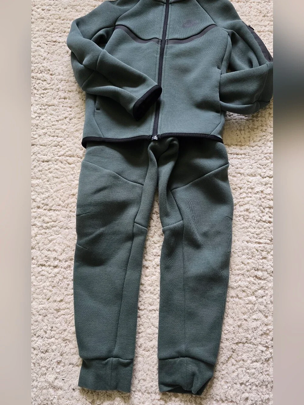 Nike Kids' Green Tech Fleece Hoodie & Jogger Pants - Picture 10 of 14
